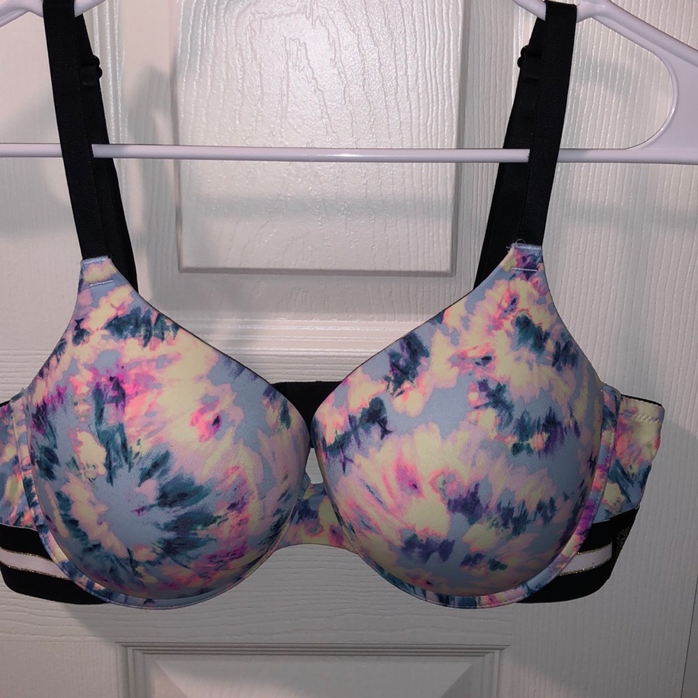 PINK WearEverywhere Push-up Bra-34DD